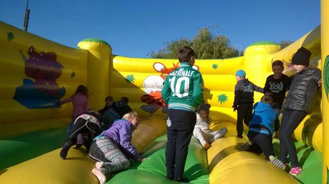 12122925_906646399431494_55199628735486614_n